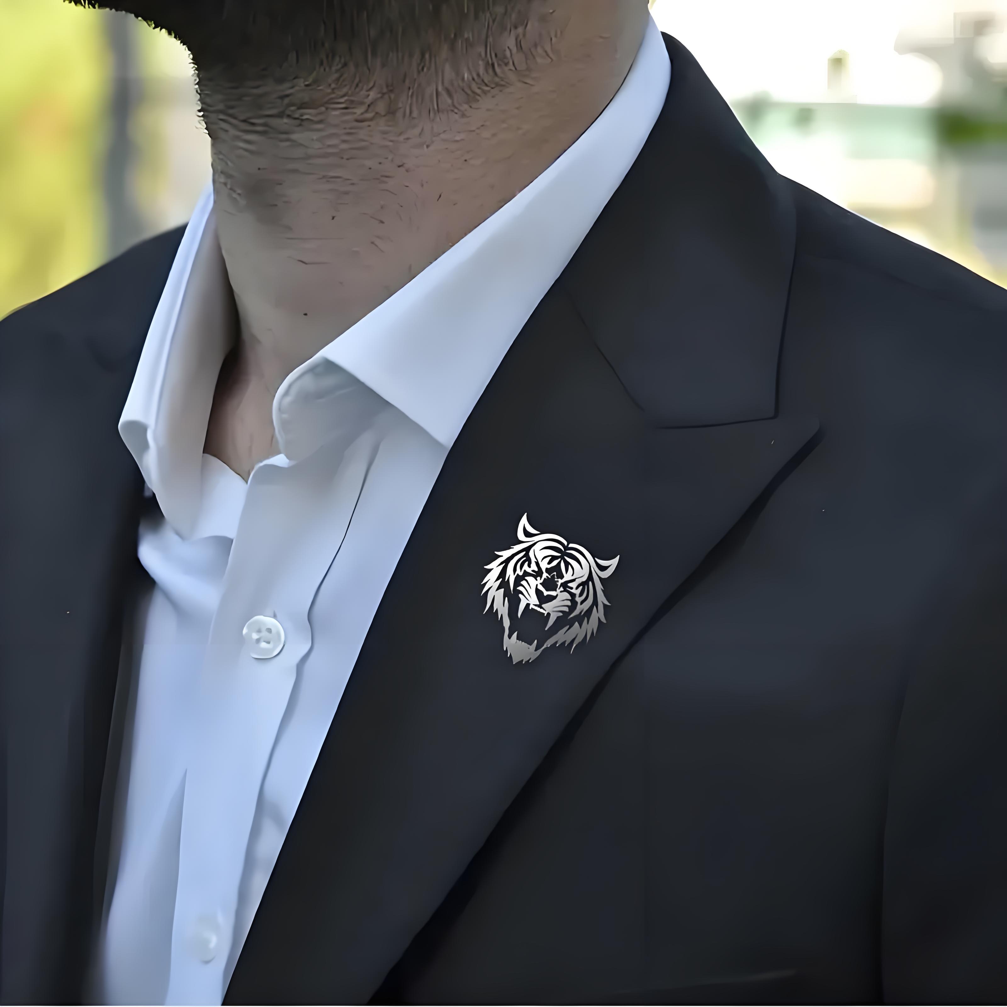 Men Accessories Kit - Épingle à revers tête de tigre