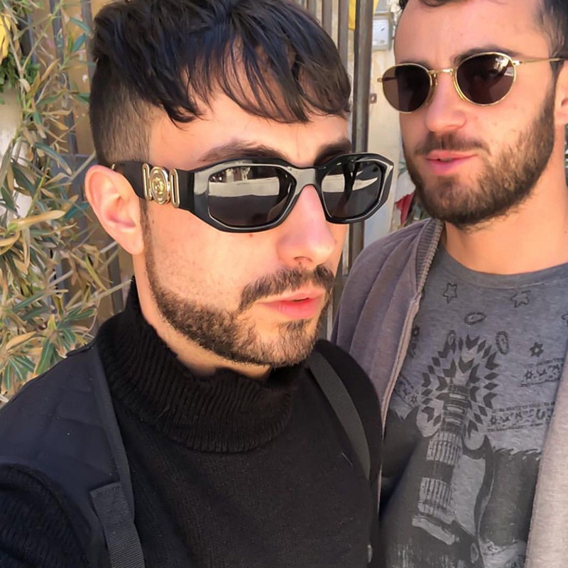 Une paire de PC hommes et femm - Men Accessories Online avis et prix