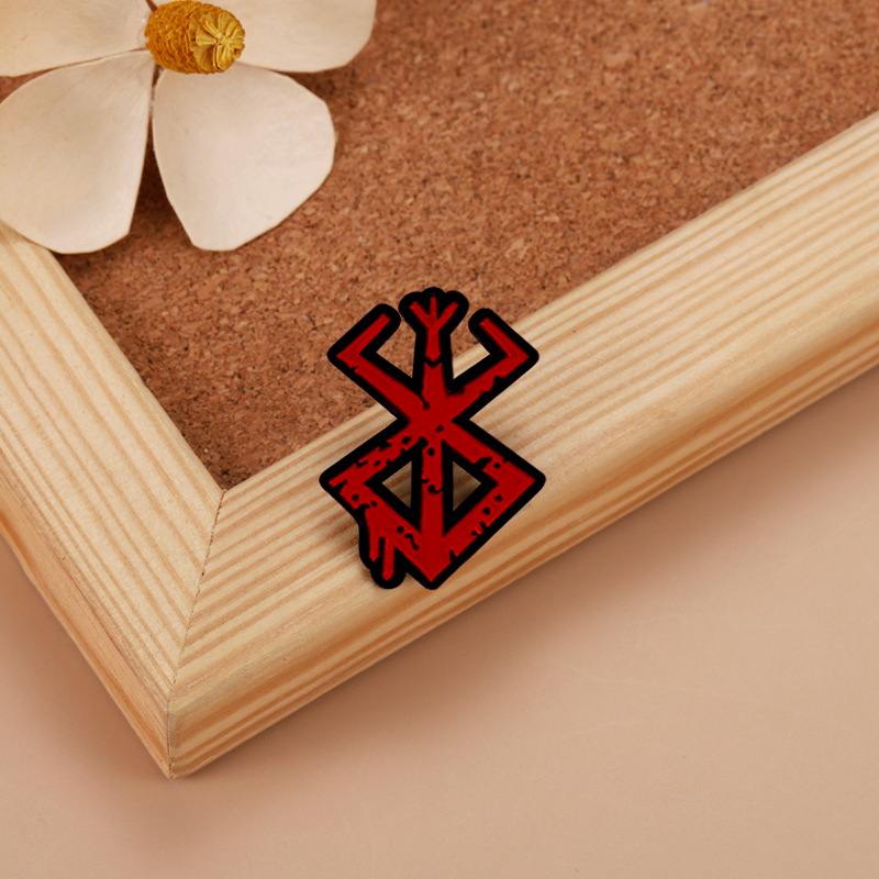 Broches et badges de jeu très  - Men Accessories Online avis et prix